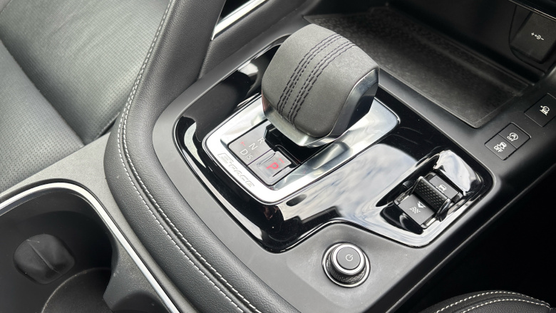 Jaguar E-Pace 2.0 D200 R-Dynamic SE 5dr Auto Diesel Estate